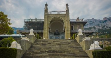 Остановка на маршруте — Воронцовский дворец